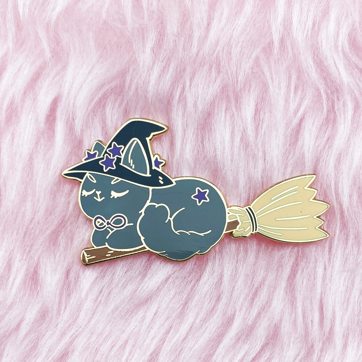 Broom Kitty Pin