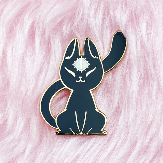 Wise Kitty Pin