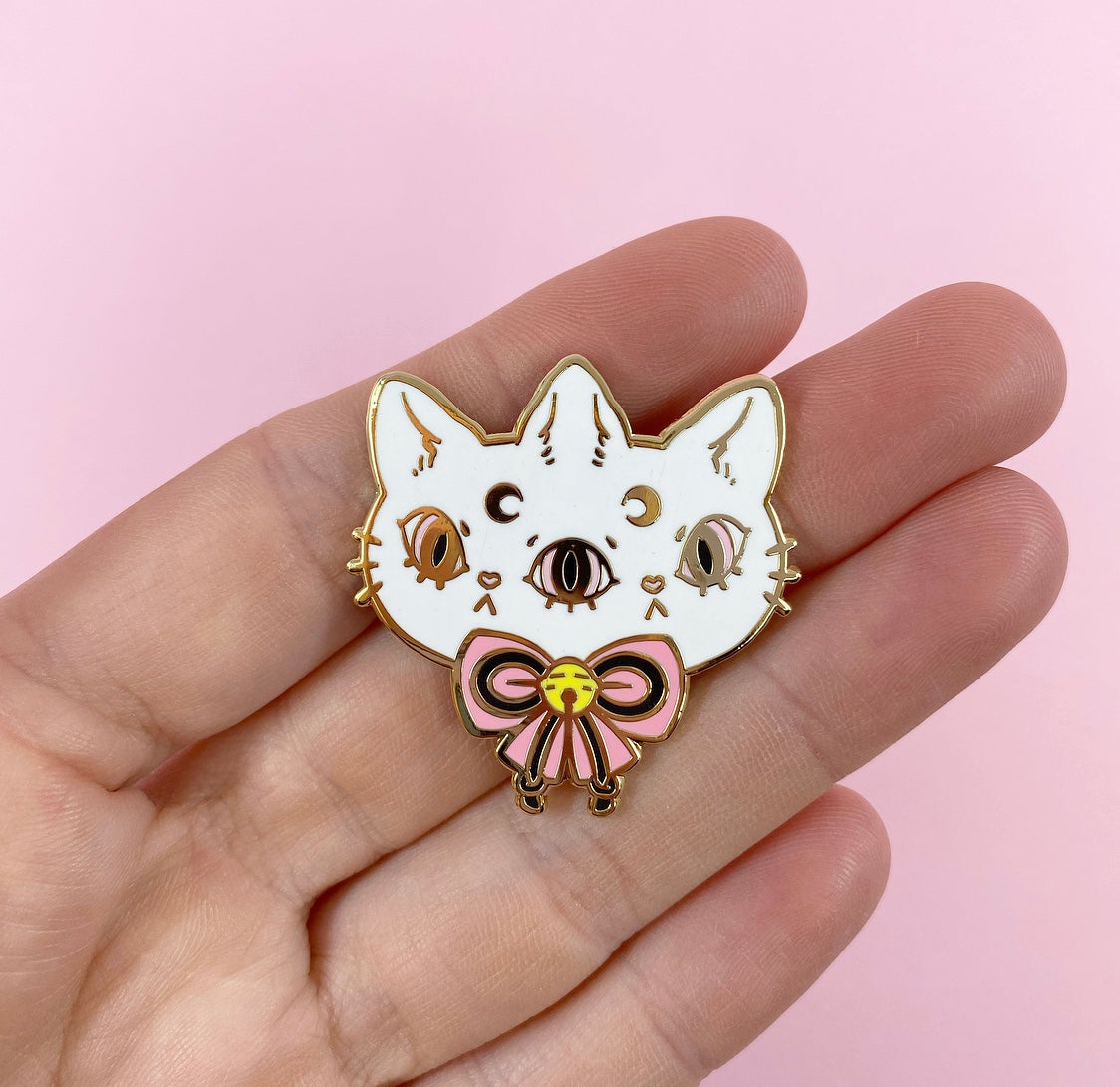 Magical Kitten Pin - Hvit