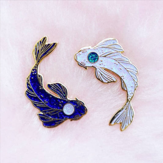 YinYang Lilla Glitter Koi Pins